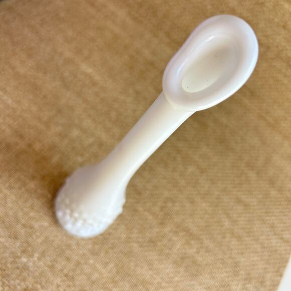 Vintage Fenton Hobnail Milk Glass Bud Vase White Opalescent 9 Inch - Picture 3 of 7